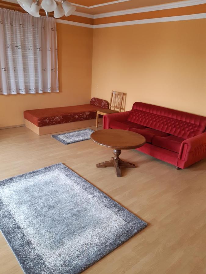 Gabor Pal 1 Apartman 1 Szoba Dunafoldvar Eksteriør billede